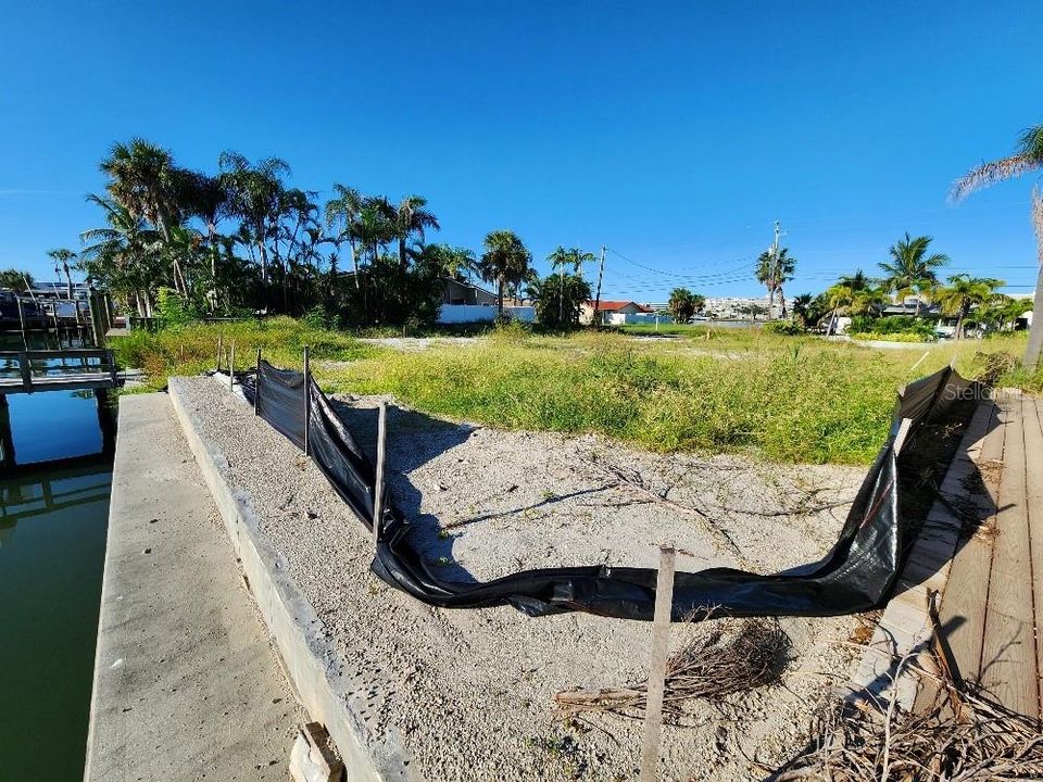 Active With Contract: $950,000 (0.38 acres)