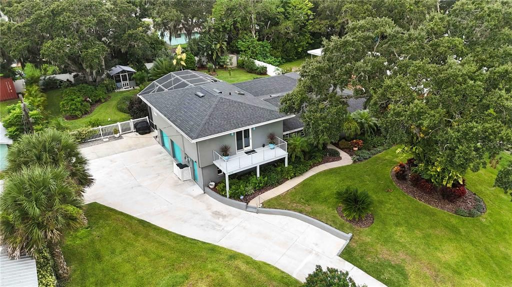 For Sale: $1,250,000 (3 beds, 2 baths, 2556 Square Feet)