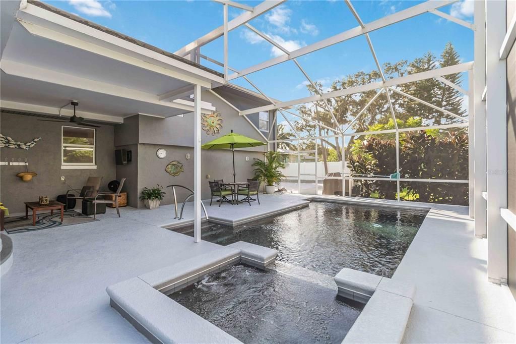 For Sale: $1,250,000 (3 beds, 2 baths, 2556 Square Feet)