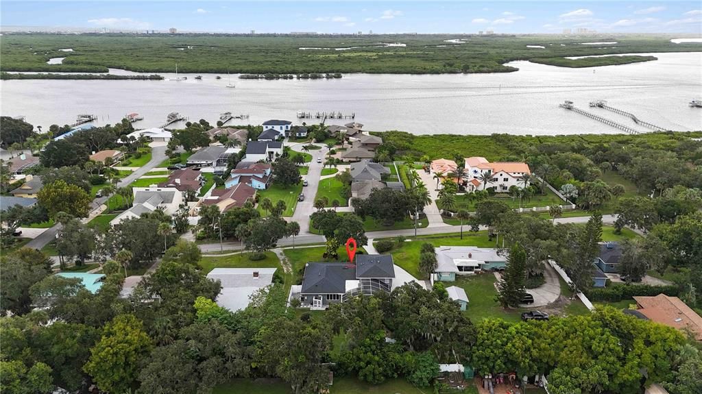 For Sale: $1,250,000 (3 beds, 2 baths, 2556 Square Feet)