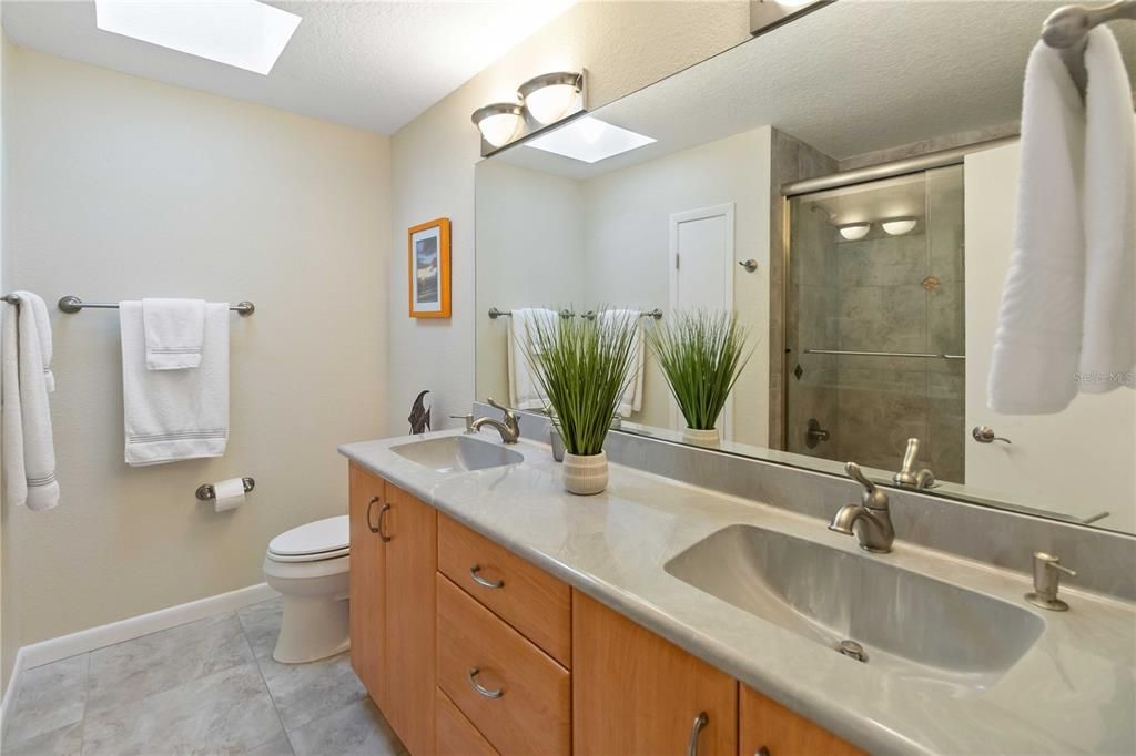 For Sale: $1,250,000 (3 beds, 2 baths, 2556 Square Feet)