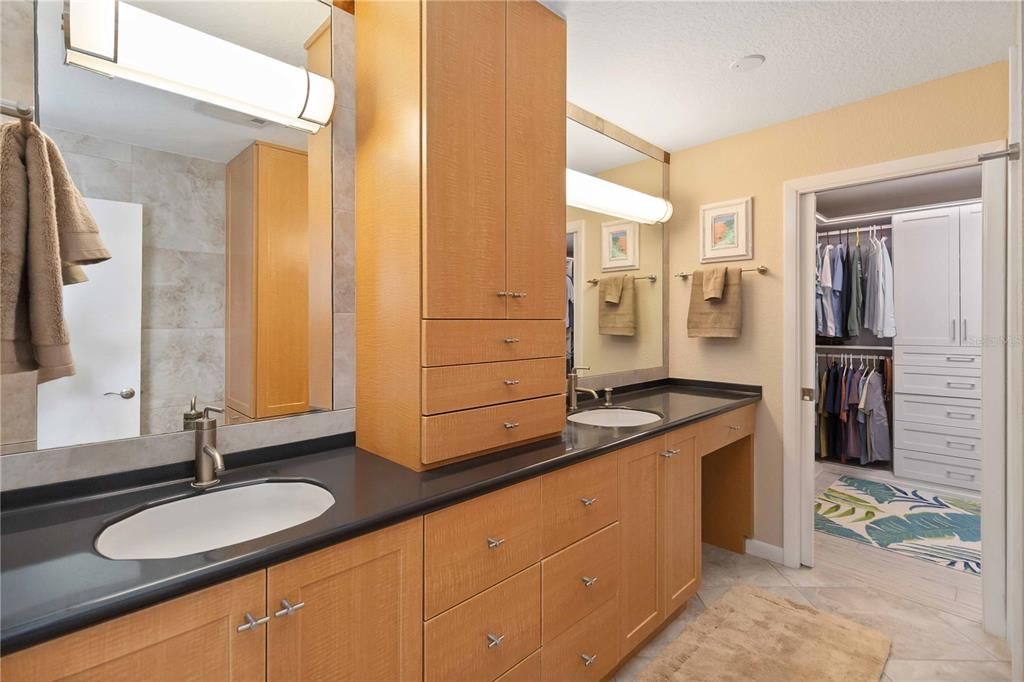 For Sale: $1,250,000 (3 beds, 2 baths, 2556 Square Feet)