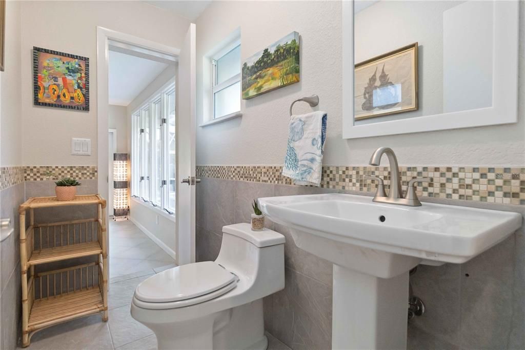 For Sale: $1,250,000 (3 beds, 2 baths, 2556 Square Feet)