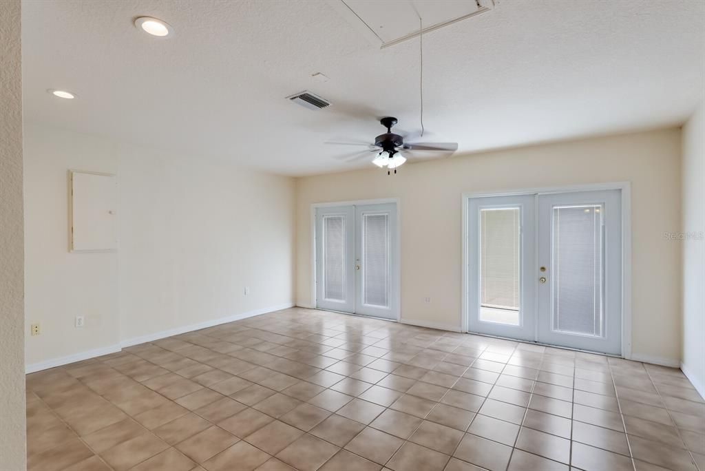 出租: $2,600 (3 贝兹, 2 浴室, 1858 平方英尺)