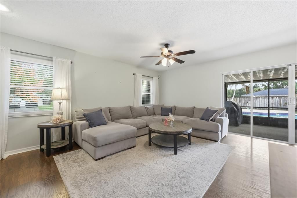 For Sale: $539,000 (4 beds, 2 baths, 1925 Square Feet)