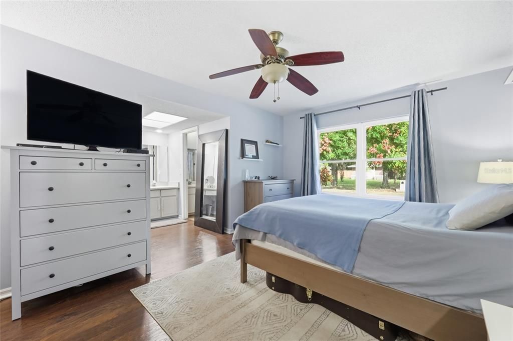 For Sale: $539,000 (4 beds, 2 baths, 1925 Square Feet)