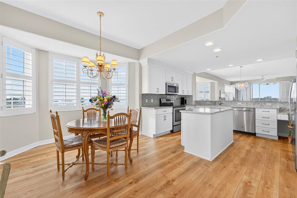 待售: $875,000 (3 贝兹, 3 浴室, 2100 平方英尺)