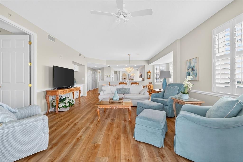 待售: $875,000 (3 贝兹, 3 浴室, 2100 平方英尺)