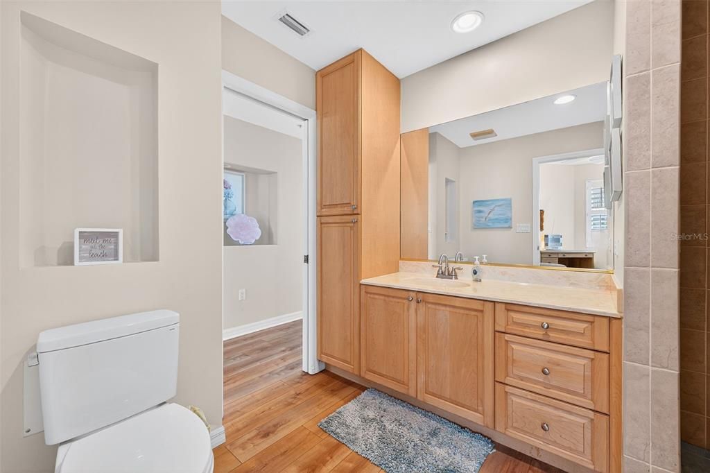 待售: $875,000 (3 贝兹, 3 浴室, 2100 平方英尺)