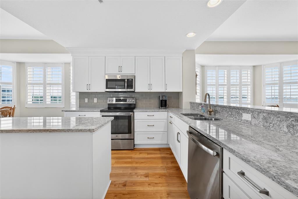 待售: $875,000 (3 贝兹, 3 浴室, 2100 平方英尺)