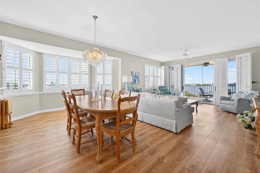 待售: $875,000 (3 贝兹, 3 浴室, 2100 平方英尺)