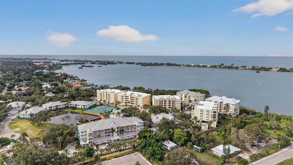 待售: $875,000 (3 贝兹, 3 浴室, 2100 平方英尺)