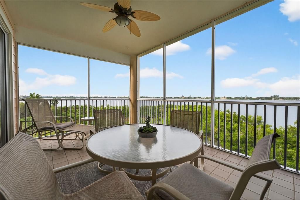 待售: $875,000 (3 贝兹, 3 浴室, 2100 平方英尺)