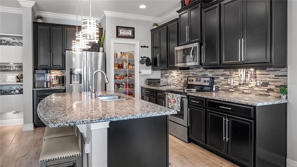 合同活跃: $519,900 (3 贝兹, 2 浴室, 2099 平方英尺)