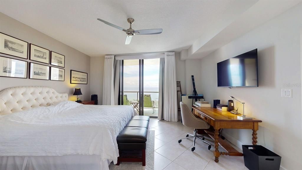 Active With Contract: $1,100,000 (2 beds, 2 baths, 1930 Square Feet)