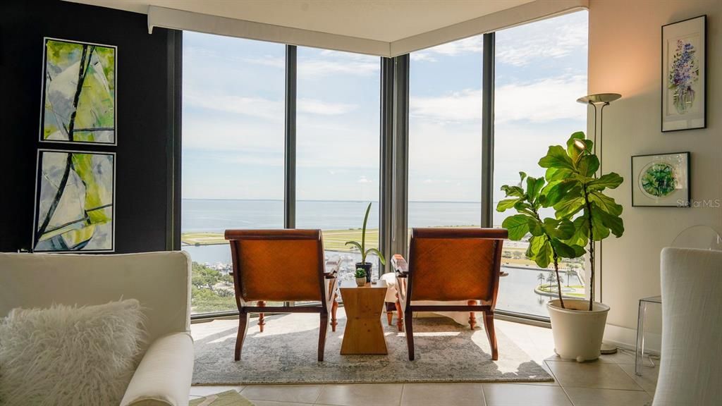 Active With Contract: $1,100,000 (2 beds, 2 baths, 1930 Square Feet)