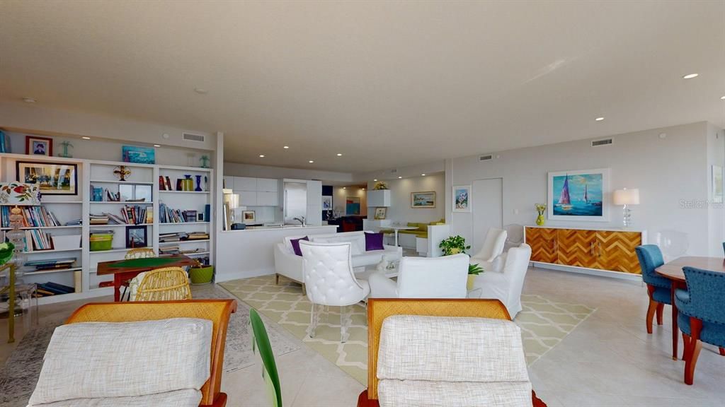 Active With Contract: $1,100,000 (2 beds, 2 baths, 1930 Square Feet)