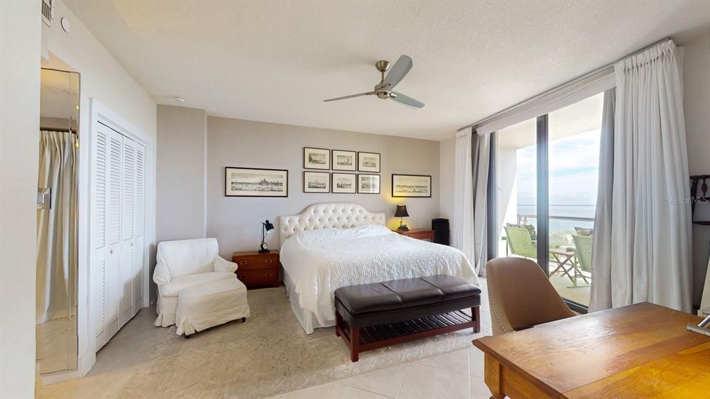 Active With Contract: $1,100,000 (2 beds, 2 baths, 1930 Square Feet)