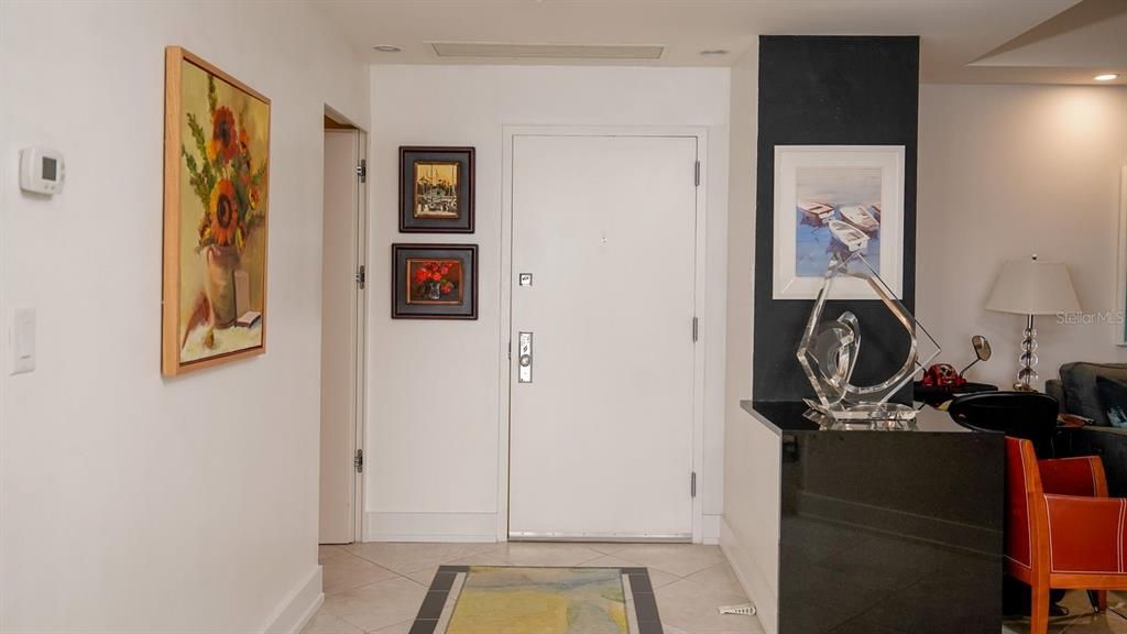 Active With Contract: $1,100,000 (2 beds, 2 baths, 1930 Square Feet)