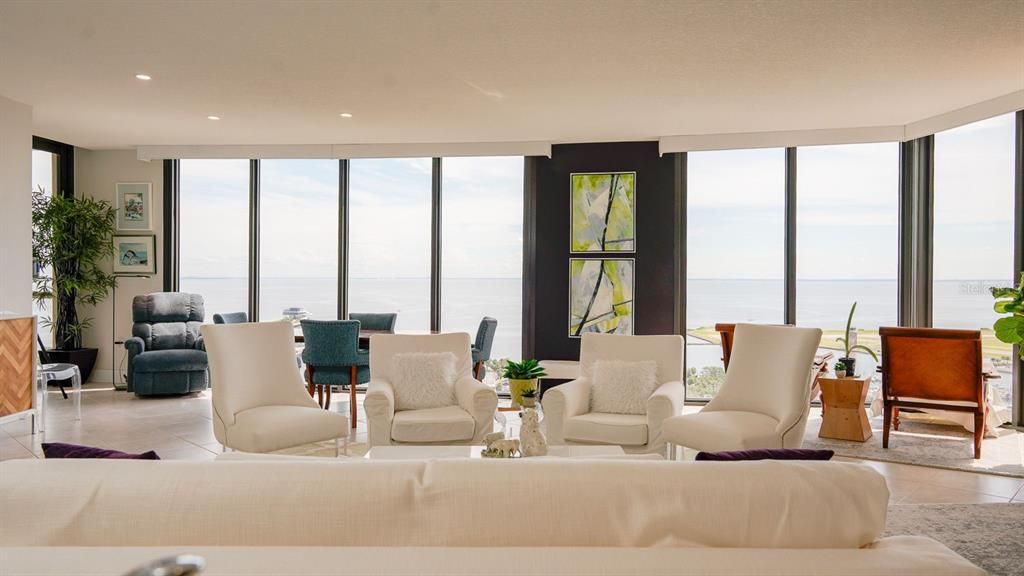 Active With Contract: $1,100,000 (2 beds, 2 baths, 1930 Square Feet)