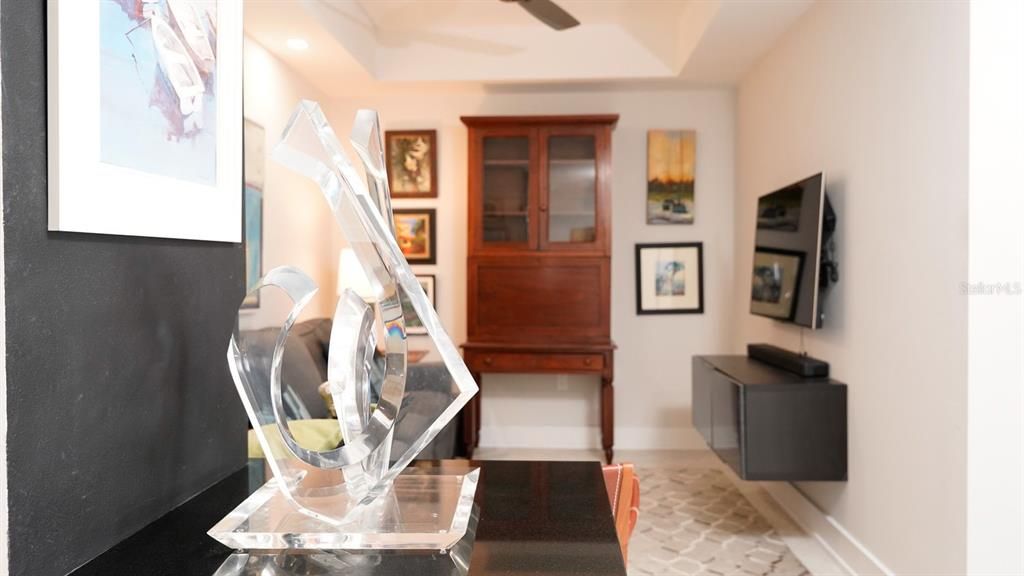 Active With Contract: $1,100,000 (2 beds, 2 baths, 1930 Square Feet)