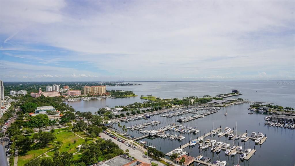 Active With Contract: $1,100,000 (2 beds, 2 baths, 1930 Square Feet)