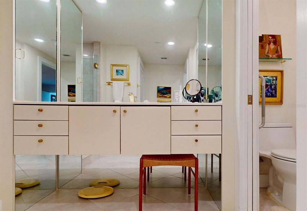 Active With Contract: $1,100,000 (2 beds, 2 baths, 1930 Square Feet)