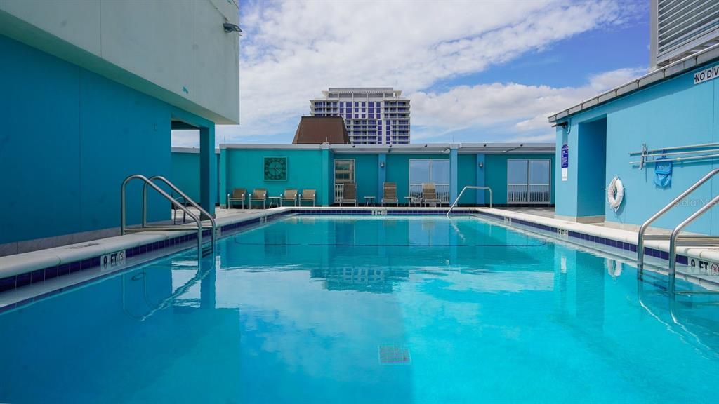 Active With Contract: $1,100,000 (2 beds, 2 baths, 1930 Square Feet)