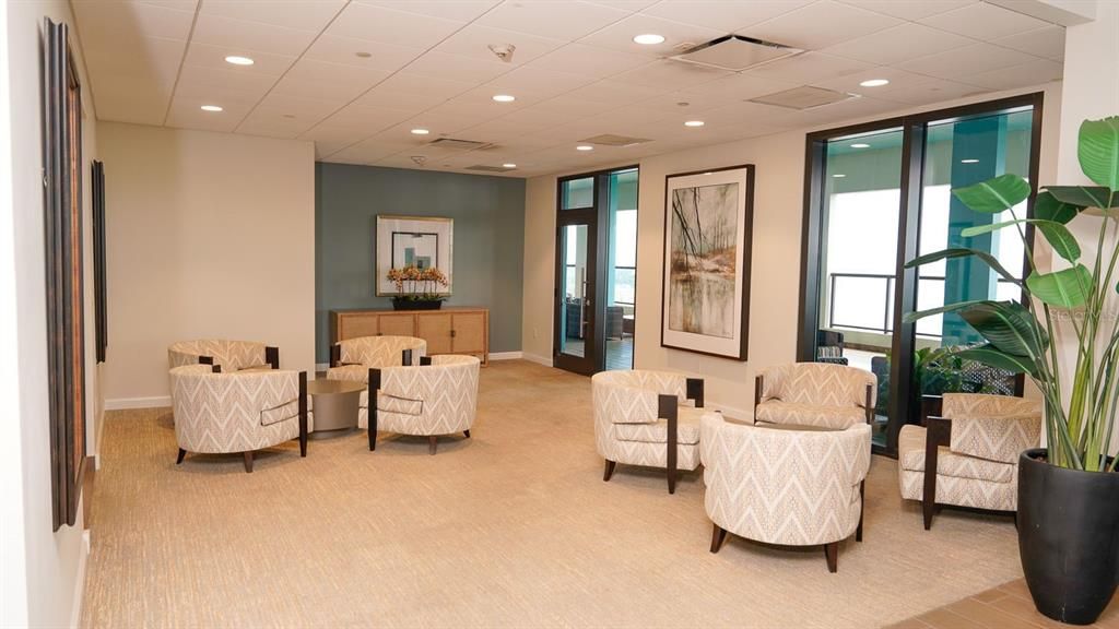 Active With Contract: $1,100,000 (2 beds, 2 baths, 1930 Square Feet)