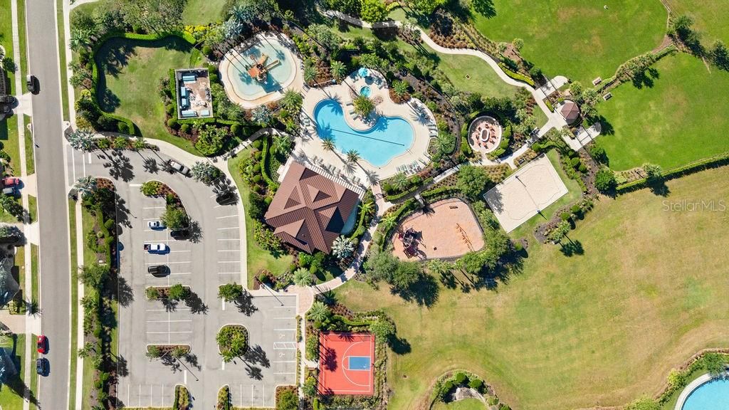 合同活跃: $615,000 (4 贝兹, 3 浴室, 2816 平方英尺)