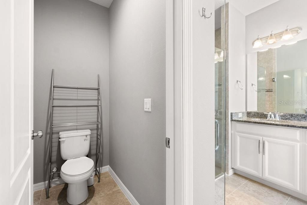 合同活跃: $615,000 (4 贝兹, 3 浴室, 2816 平方英尺)