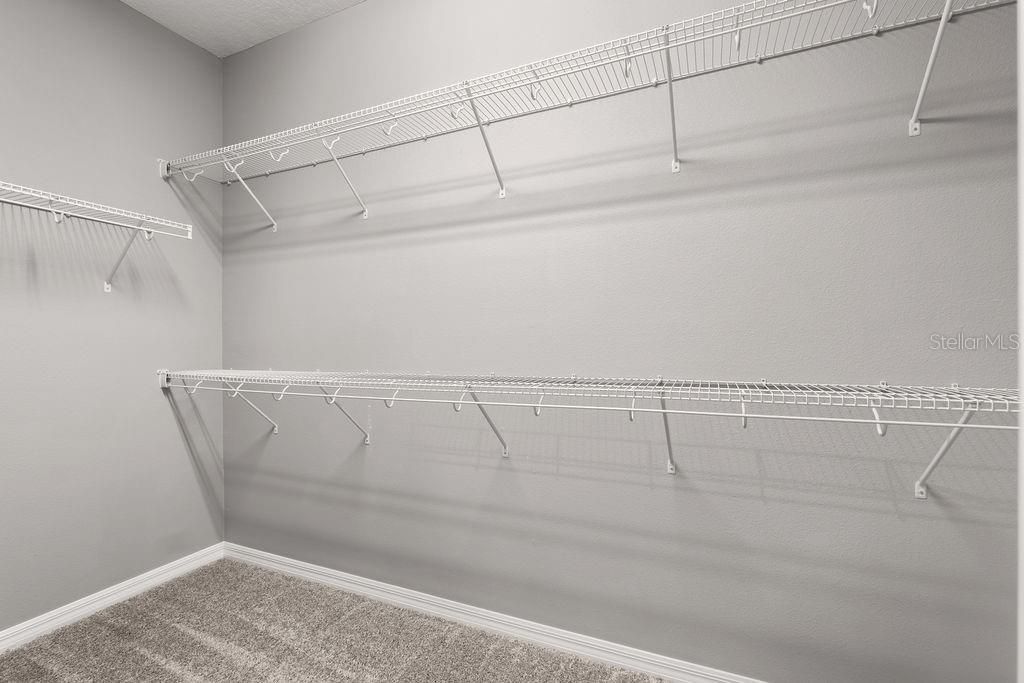 合同活跃: $615,000 (4 贝兹, 3 浴室, 2816 平方英尺)