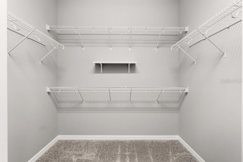 合同活跃: $615,000 (4 贝兹, 3 浴室, 2816 平方英尺)