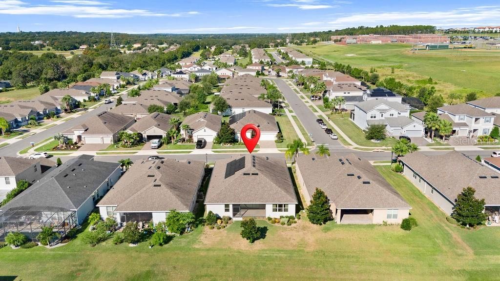 合同活跃: $615,000 (4 贝兹, 3 浴室, 2816 平方英尺)