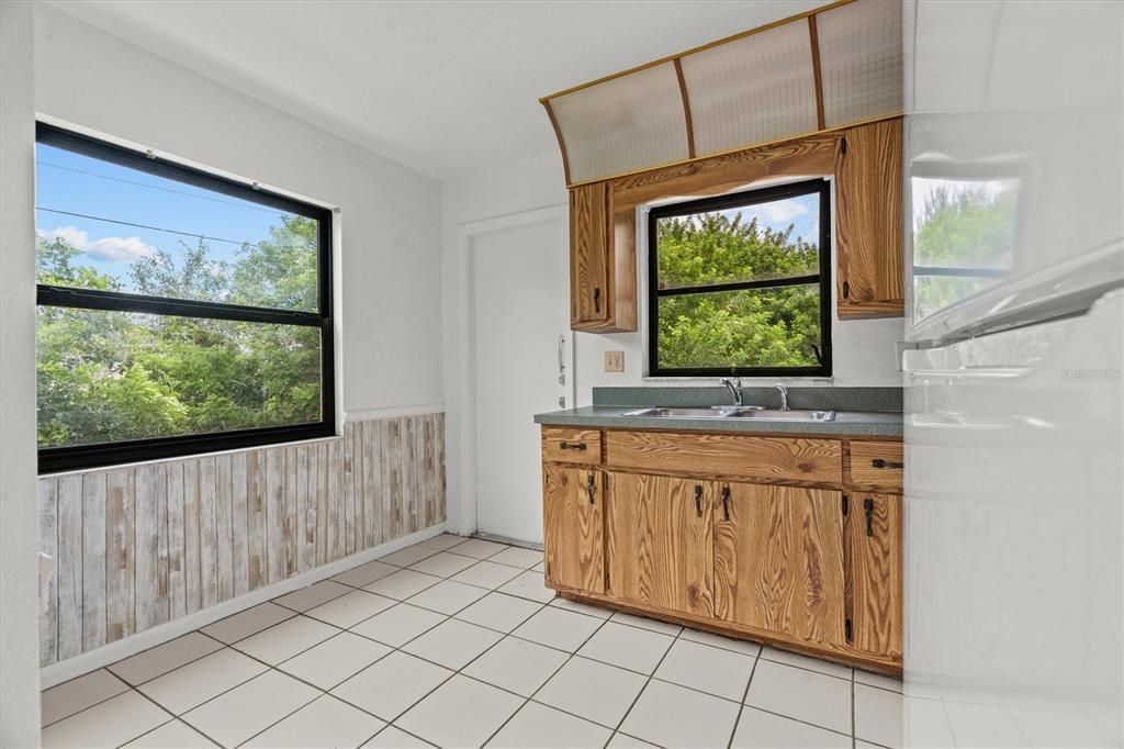 待售: $309,900 (4 贝兹, 0 浴室, 1820 平方英尺)