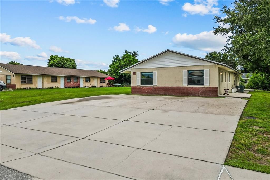 待售: $309,900 (4 贝兹, 0 浴室, 1820 平方英尺)