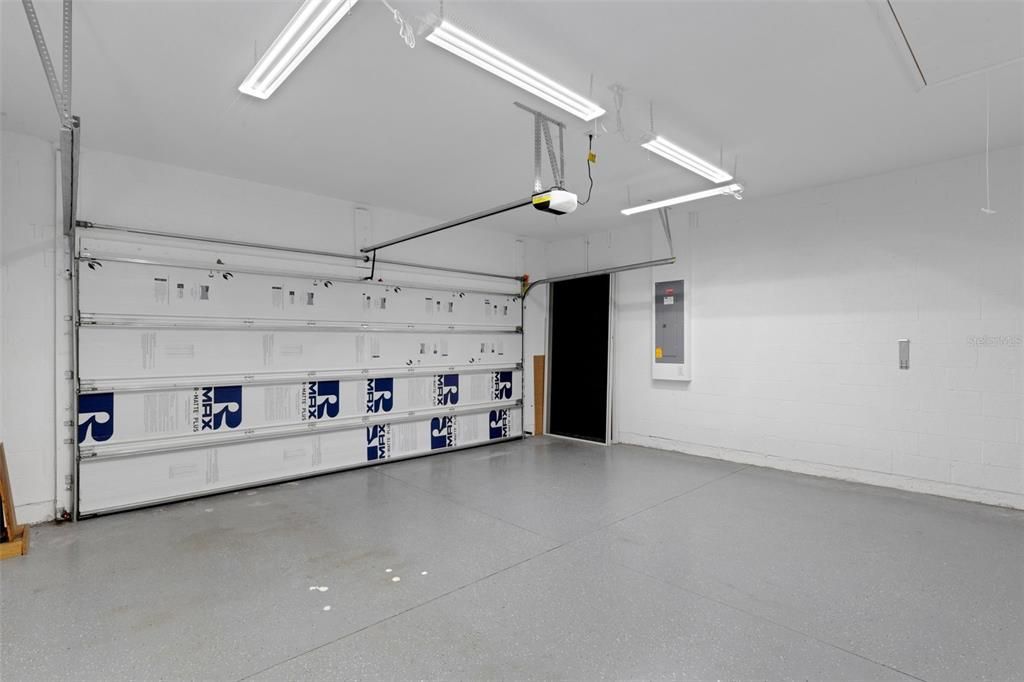 Под контрактом: $448,900 (2 спален, 2 ванн, 1677 Квадратных фут)