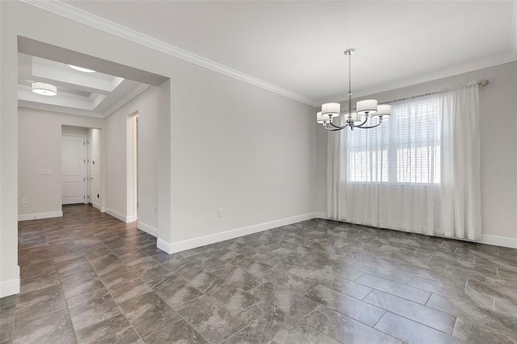 Под контрактом: $448,900 (2 спален, 2 ванн, 1677 Квадратных фут)