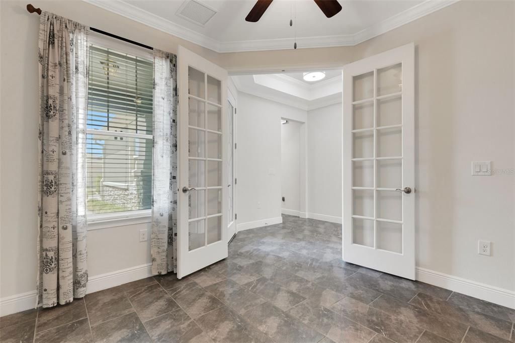 Под контрактом: $448,900 (2 спален, 2 ванн, 1677 Квадратных фут)