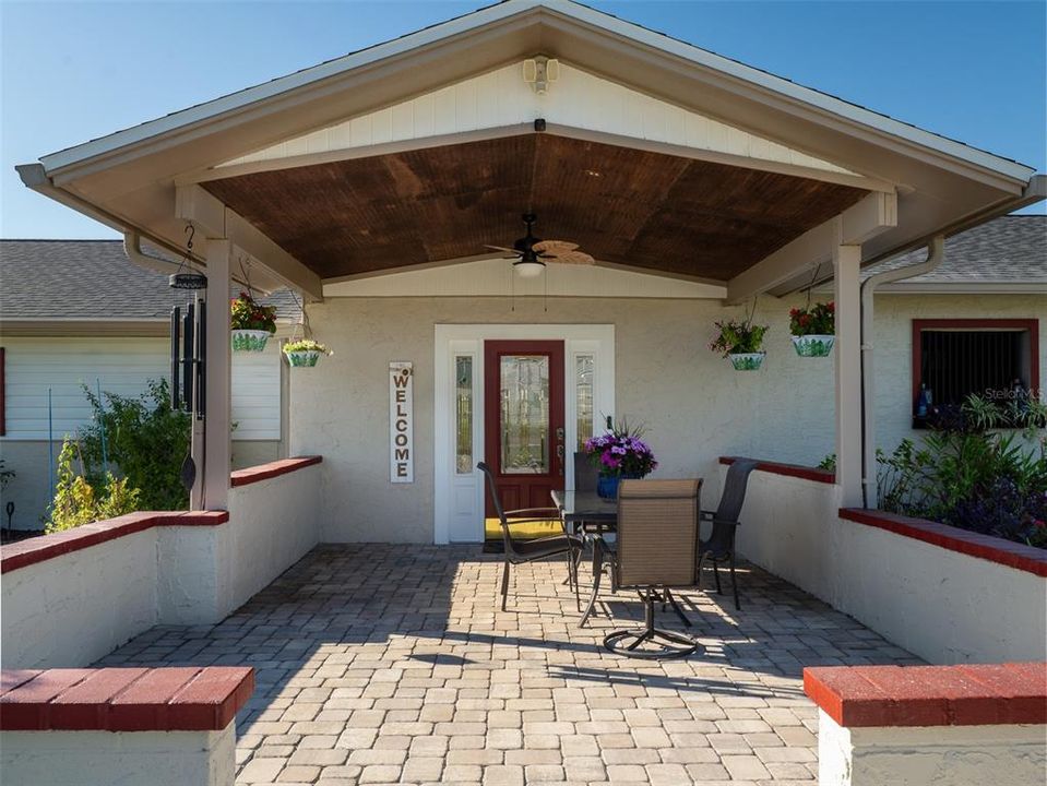 For Sale: $1,260,000 (2 beds, 1 baths, 2412 Square Feet)