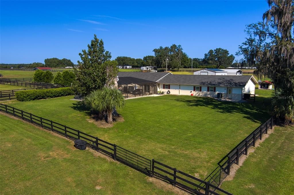 For Sale: $1,260,000 (2 beds, 1 baths, 2412 Square Feet)