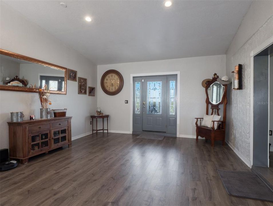 For Sale: $1,260,000 (2 beds, 1 baths, 2412 Square Feet)