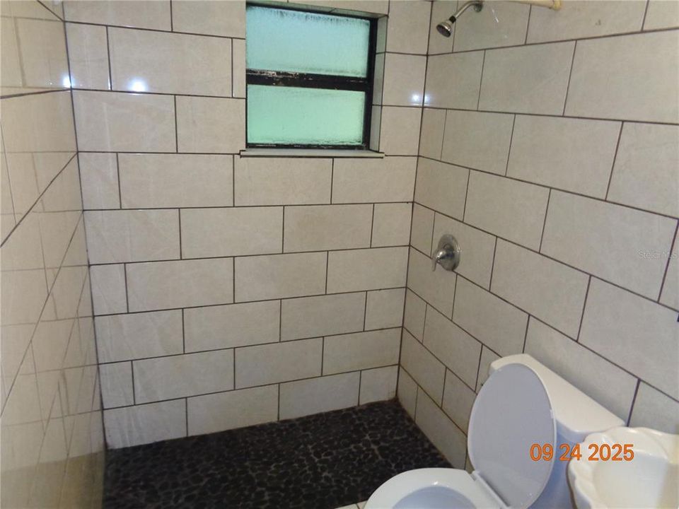 В аренду: $1,595 (3 спален, 1 ванн, 836 Квадратных фут)