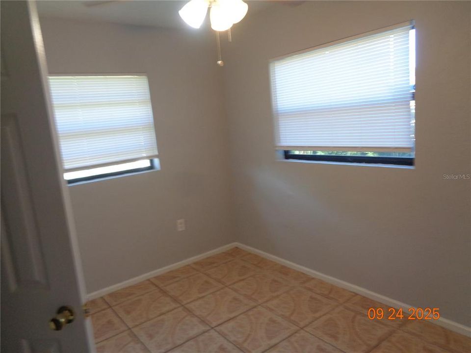 В аренду: $1,595 (3 спален, 1 ванн, 836 Квадратных фут)