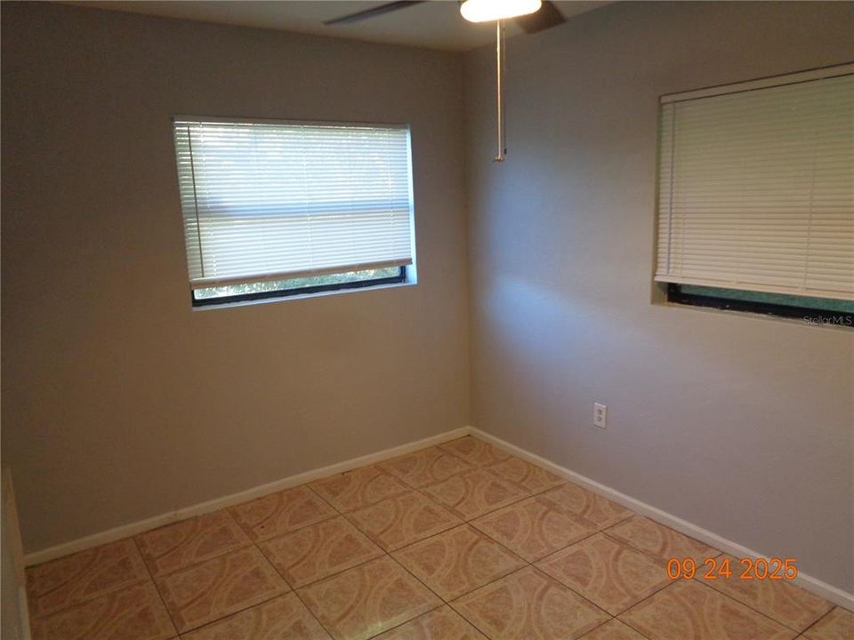 В аренду: $1,595 (3 спален, 1 ванн, 836 Квадратных фут)