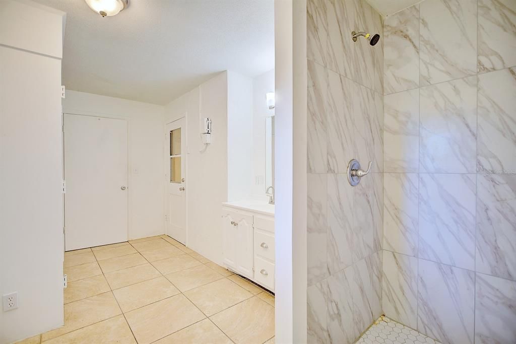 For Sale: $224,900 (3 beds, 2 baths, 1884 Square Feet)