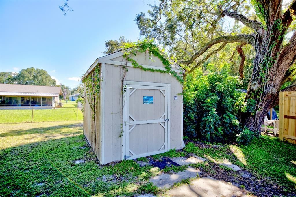 For Sale: $224,900 (3 beds, 2 baths, 1884 Square Feet)