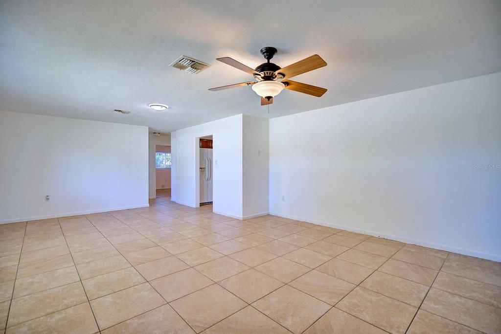 For Sale: $224,900 (3 beds, 2 baths, 1884 Square Feet)