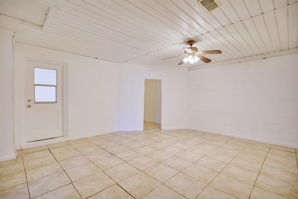 For Sale: $224,900 (3 beds, 2 baths, 1884 Square Feet)