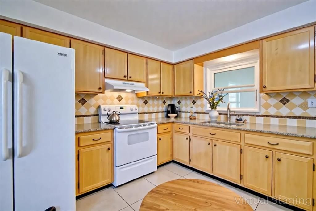 For Sale: $224,900 (3 beds, 2 baths, 1884 Square Feet)